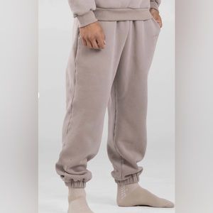 COMFRT SIGNATURE SWEATPANTS